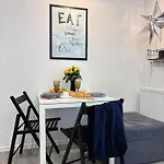 100m Od Morza Apartment