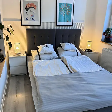 100m Od Morza 아파트 소포트